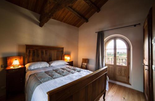 Mel Villa | Villa D'Or