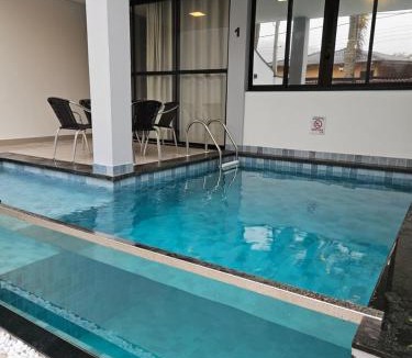 Ponte Branca Villa | Villa da Serra 2 - Casa com piscinas privativas vidro
