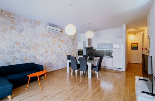 Split House | VILLA DALLA SPLIT With Swimming Pool