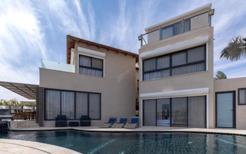 Eilat Villa | Villa Daniela 5BR heated pool וילה דניאלה 5 חדרי שינה בריכה מחוממת