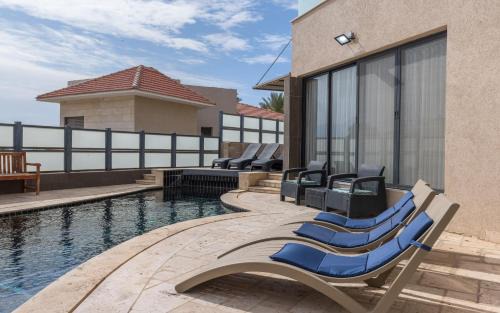 Eilat Villa | Villa Daniela 5BR heated pool וילה דניאלה 5 חדרי שינה בריכה מחוממת