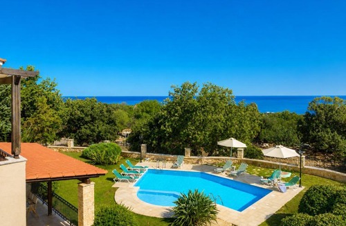Gerani Villa | Villa Daphni