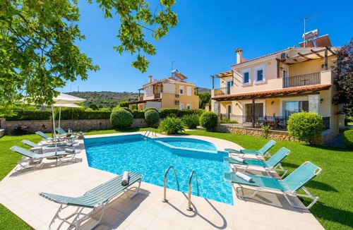 Gerani Villa | Villa Daphni