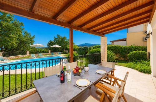 Gerani Villa | Villa Daphni