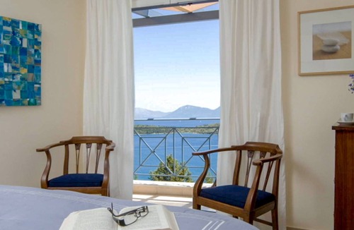 Perigiali Villa | Villa De La Sol in Perigiali with Infinity Pool Ideal for Families