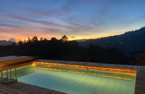 Marinilla Villa | Villa de lujo con piscina, jacuzzi y vista maravillosa