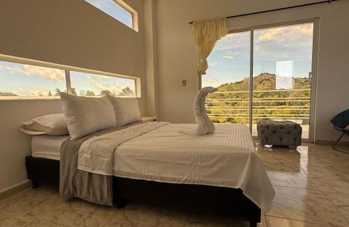 Marinilla Villa | Villa de lujo con piscina, jacuzzi y vista maravillosa