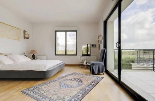 Le Mesnil-le-Roi House | Villa de Luxe