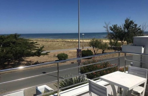 La Bree-les-Bains Villa | Villa de Standing, Face à la mer et à la Plage, Avec Piscine Chauffée