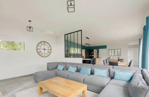 Bruz Villa | Villa de Standing Avec Piscine Chauffée à 7mn de Rennes