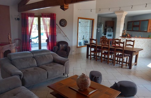 Bergerac House | Villa de Type F5 Avec Piscine Privée et à 1,5 km du Parc de Pombonne