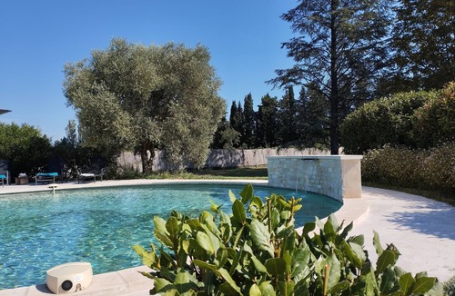 Le Thor Villa | Villa de Vacances Avec Grande Piscine en Campagne. Animaux Acceptés !