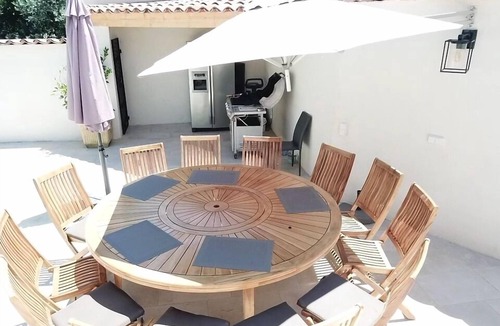 La Destrousse Villa | Villa de Vacances Avec Piscine en Provence Jusqu'à 12 Personnes