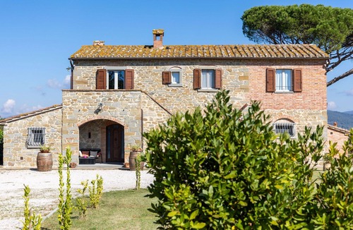Ferretto Villa | Villa dei Vini – Country house with swimming pool in Cortona, Tuscany.
