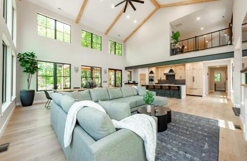 McHenry House | Villa Del Sol