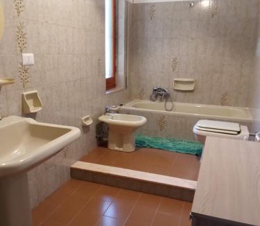 Carbonia House | Villa del sole