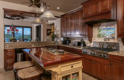Estate Peter Bay Villa | Villa Delfina- Private Beach! Spacious 5 Bedroom Villa in lower Peter Bay!