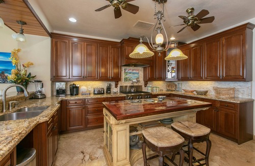 Estate Peter Bay Villa | Villa Delfina- Private Beach! Spacious 5 Bedroom Villa in lower Peter Bay!