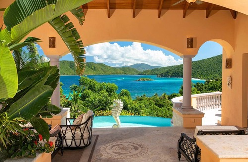 Estate Peter Bay Villa | Villa Delfina- Private Beach! Spacious 5 Bedroom Villa in lower Peter Bay!
