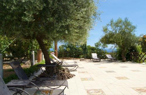 Aci San Filippo Villa | Villa Delle Antiche Terme Romane