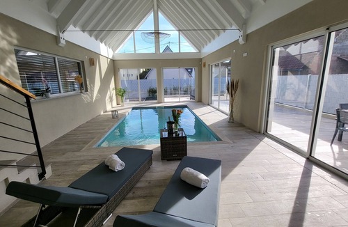 Munchhausen Villa | Villa Delta Spa Avec Piscine Intérieure et Baignoire Balnéo