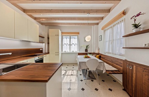 Old Town Villa | Villa 'Dependance Runkelstein' with Mountain View and Garden in a wonderful location