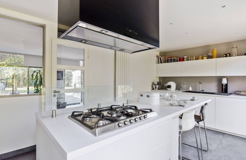 Le Celle-Saint-Cloud Villa | Villa des Puits - Welkeys