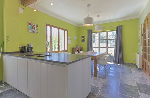 Sablet Villa | Villa des Sables is a magnificent holiday home for 10 people with a private heated swimming pool in the Vaucluse region of Provence.