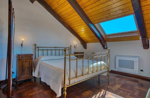Angri Apartment | Villa Desiderio Elysia Penthouse with Vesuvius View