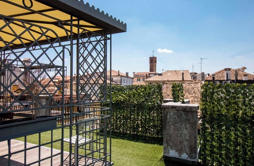 Treviso Villa | [Villa Design] Jacuzzi & Rooftop in Treviso