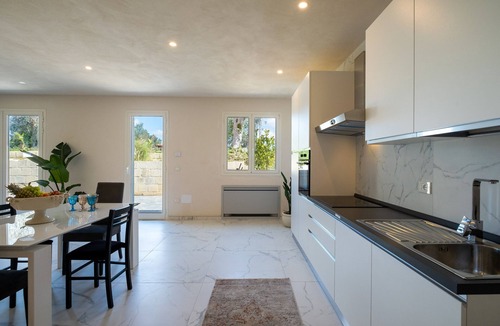 Uggiano la Chiesa Villa | Villa 'Dimora Santi Medici' with Garden, A/C & Wi-Fi