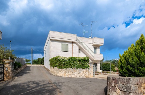 Coreggia House | Villa Dimora Loris with Garden, Shared Terrace & Wi-Fi