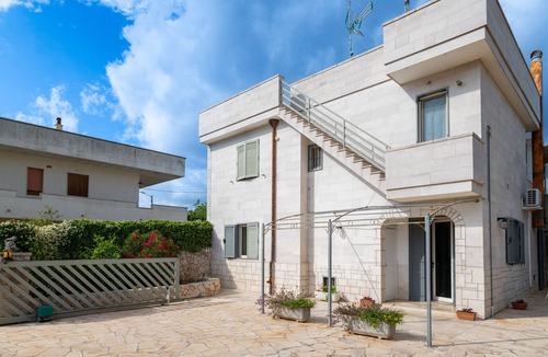 Coreggia House | Villa Dimora Loris with Garden, Shared Terrace & Wi-Fi