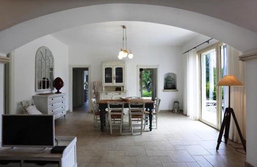 Cenate Villa | Villa Dina