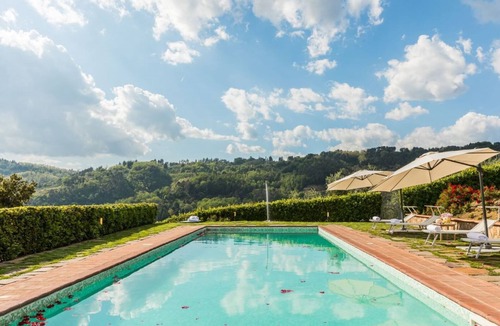 Massa e Cozzile Villa | Villa dorata, Peacefull Pool Luxury Villa in Toscana surrounded by greenery