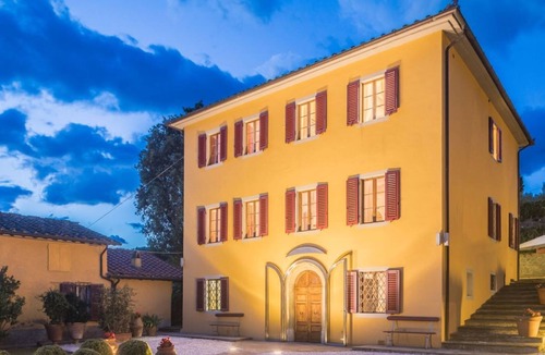 Massa e Cozzile Villa | Villa dorata, Peacefull Pool Luxury Villa in Toscana surrounded by greenery