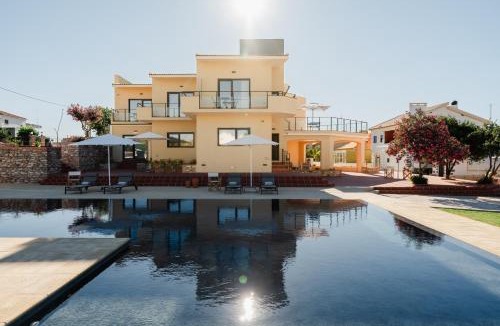 Avis Bed & Breakfast | VILLA DOS R'S