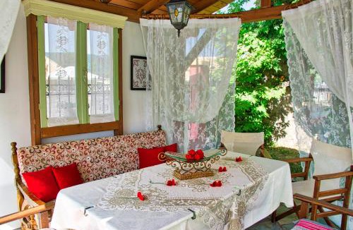 Sarti Apartment | Villa Doxa