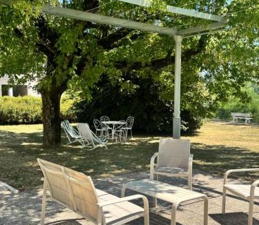 Paroisse Saint-Vincent-de-Paul Bed & Breakfast | Villa du Parc de Scey