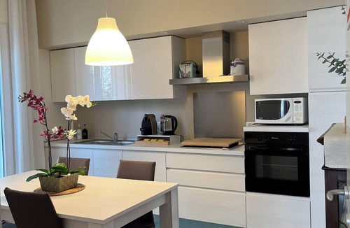 Padova Villa | VILLA DUE GIARDINI Appartamento tre camere da letto ciascuna con bagno privato