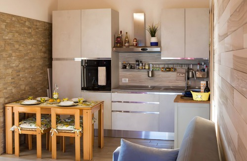 Valdamonte Villa | Villa 'Elios' with Mountain View, Wi-Fi and Air Conditioning