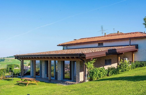 Valdamonte Villa | Villa 'Elios' with Mountain View, Wi-Fi and Air Conditioning