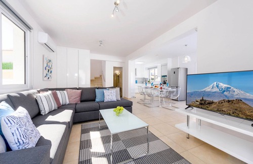 Pernera Villa | Villa Elaine - Charming Pernera Getaway