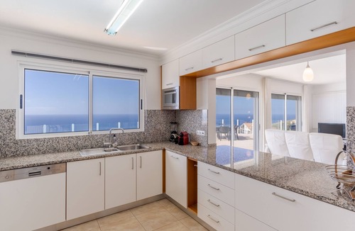 Estreito da Calheta Villa | Villa ElDoMar Heated Pool and Barbecue