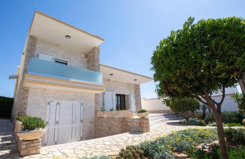 Capilungo Villa | Villa Eleonora con piscina Fronte Mare