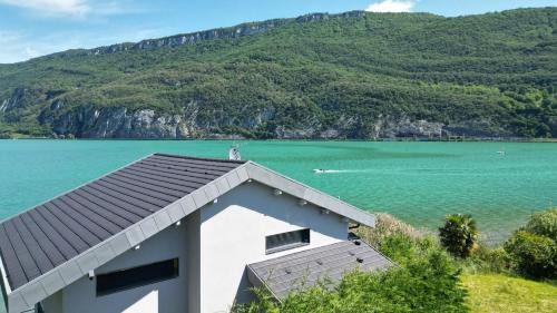 Brison-Saint-Innocent Villa | Villa Emeraude