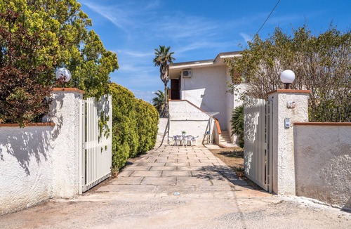 Reitani Villa | Villa "Emerald" with Sea View, Garden & Wi-Fi