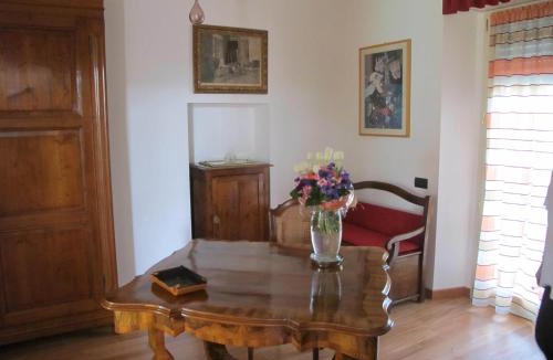 Castronno Bed & Breakfast | Villa Emilia