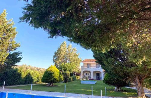 Lavreotiki Apartment | Villa Erato Keratea