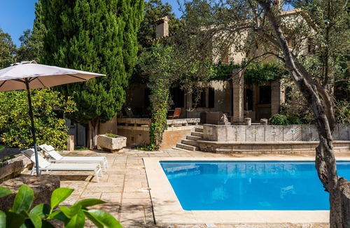 Pollensa Villa | Villa 'Es Garrovera' with Mountain View, Pool & Wi-Fi